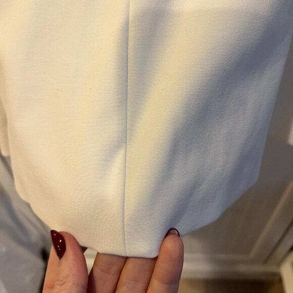 White House Black Market 2 Button Stretch White Blazer (Washable!) Size 8 - Picture 3 of 7